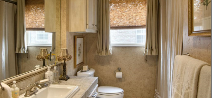 Okno w łazience – ukryć czy wyeksponować?